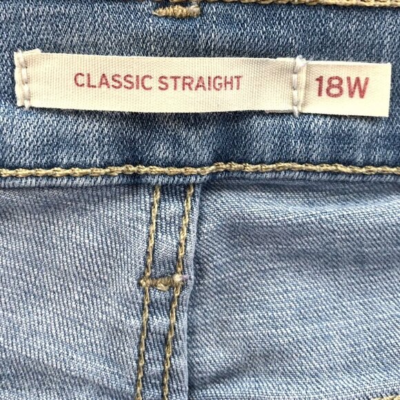 Levis Womens Jeans Sie 18W Classic Straight Leg Light Blue Denim Casual Ankle - Picture 3 of 14